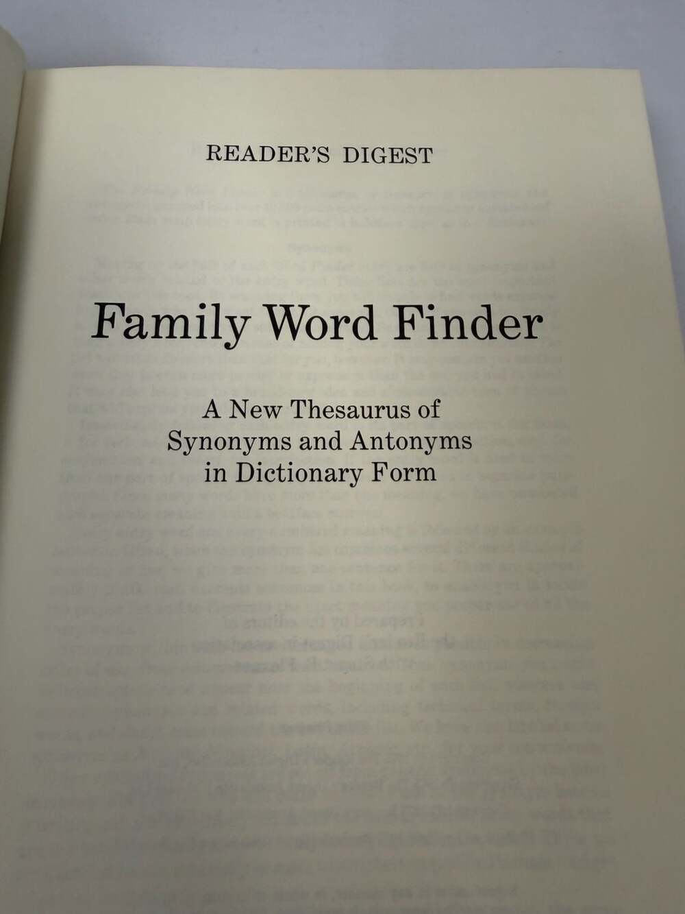 Reader's Digest Family Word Finder: A New Thesaurus in Dictionary Form - Picture 5 of 8